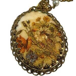 Vintage sugar stone floral necklace, Oval W/Gold Chain Made in Western Germany